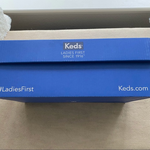 WOMAN’S TRIPLE KICK RUFFLE NATURAL WHITE KEDS SNEAKERS SZ 7M NWT - Picture 4 of 8